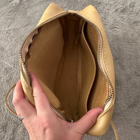 Portland Leather Champagne Camera Large Crossbody Bag - Picture 6 of 6